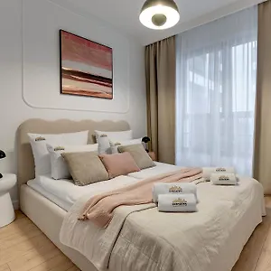 Apartment Doki Living - Foodhall & Parking By Downtown, Gdansk